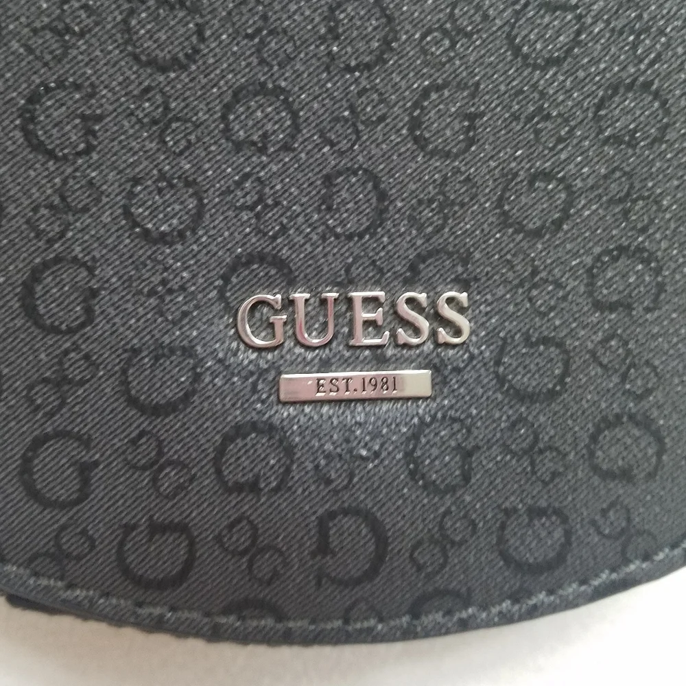 Guess Crossbody Purse - Picture 7 of 7